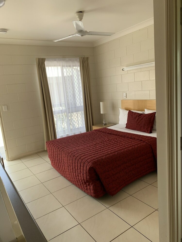 Collinsville Motel