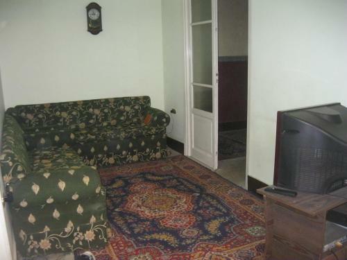 Three-bedroom Apartment At Nazlet El Semman