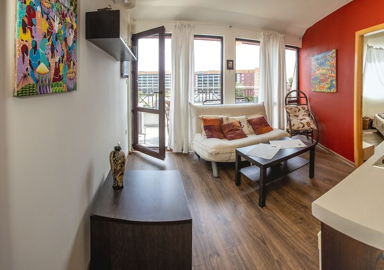 Fm Premium 1-bdr Apartment With Terrace-pacific