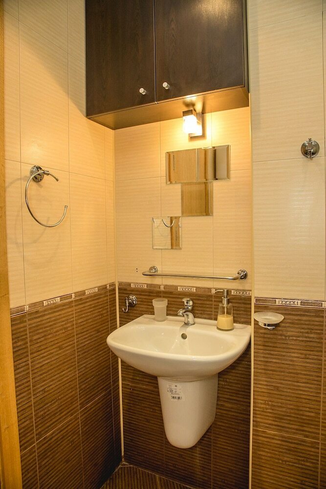 Fm Premium 1-bdr Apartment With Terrace-pacific