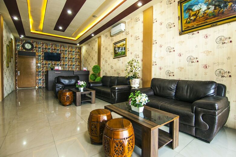 Hotel Oyo 2310 Residence 68