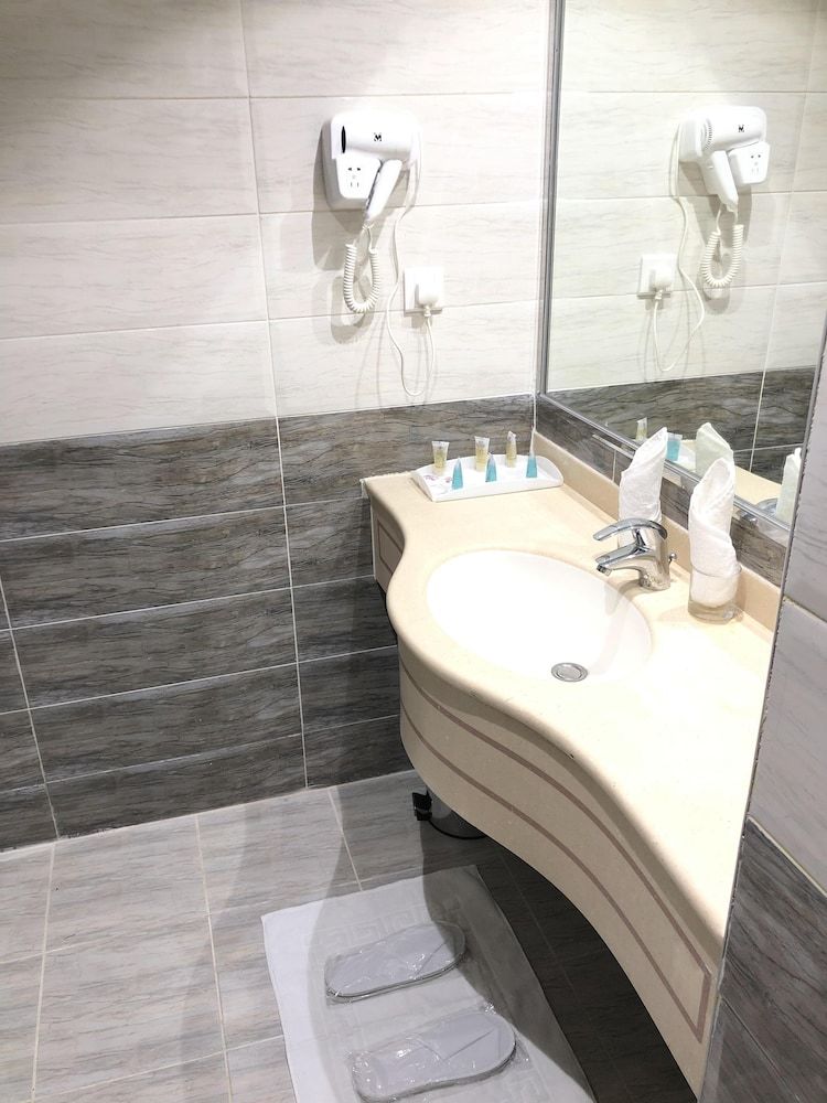 Zaha Al Madina Hotel 2