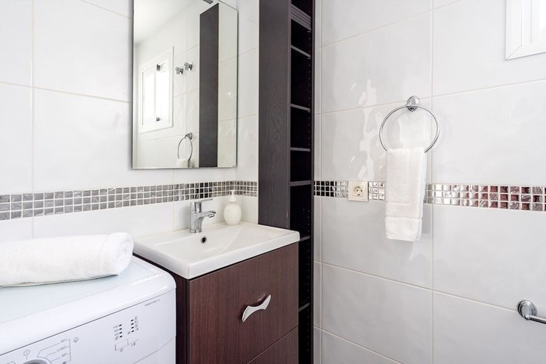 Large Apartment In Prime Location In Fuengirola Ref 98