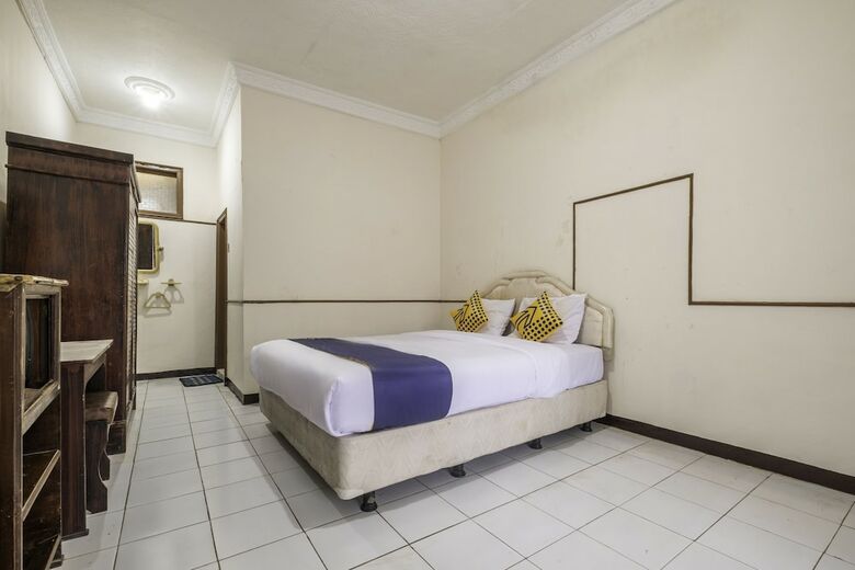 Hostal Spot On 2341 Hotel Padjajaran 2