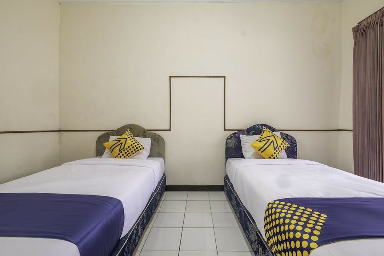 Hostal Spot On 2341 Hotel Padjajaran 2