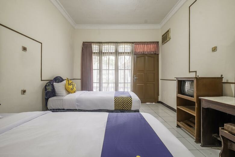 Hostal Spot On 2341 Hotel Padjajaran 2