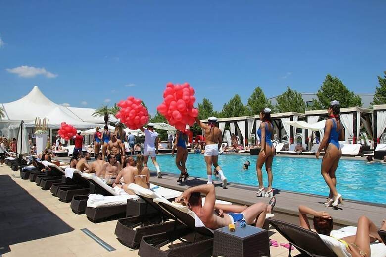 Aparthotel Ambasad'or Home & Apartments
