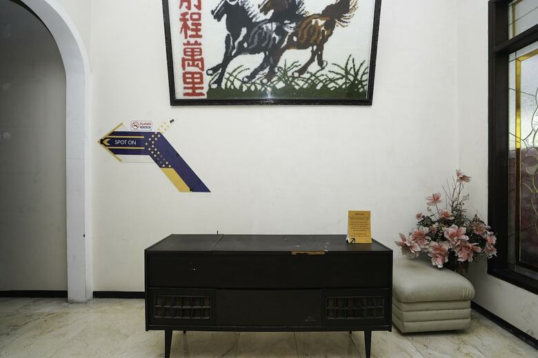 Hotel Spot On 2483 Salju Korea Residence