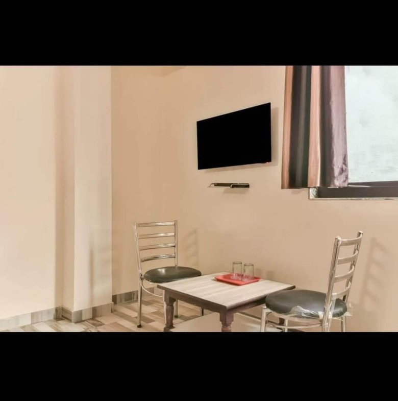 Adb Rooms Hotel Clink Residency