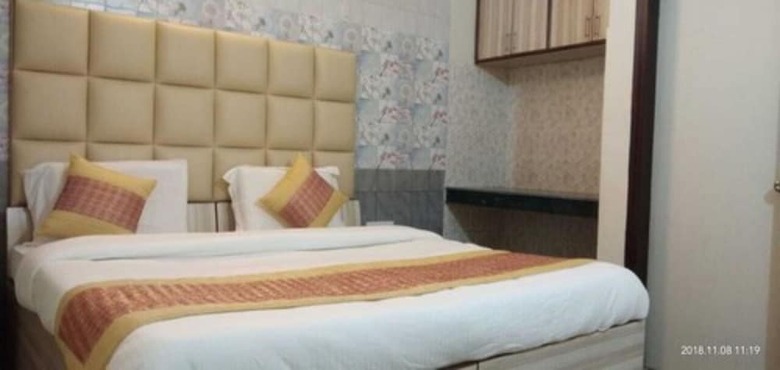 Adb Rooms Hotel Clink Residency