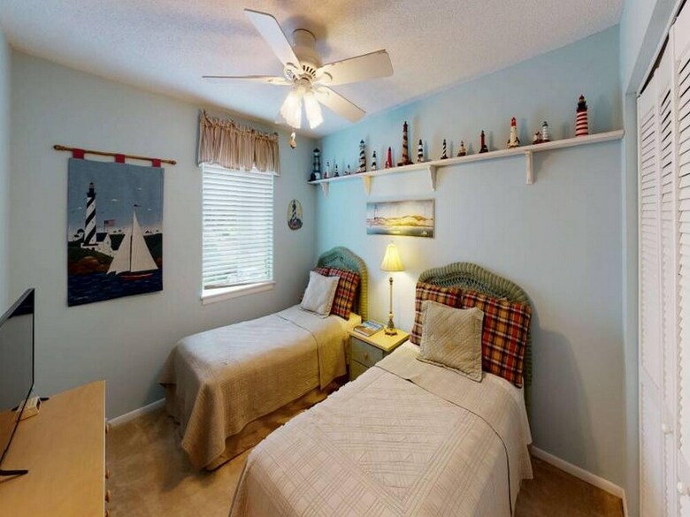 Ocean Walk Three Bedrooms By Hodnett Cooper