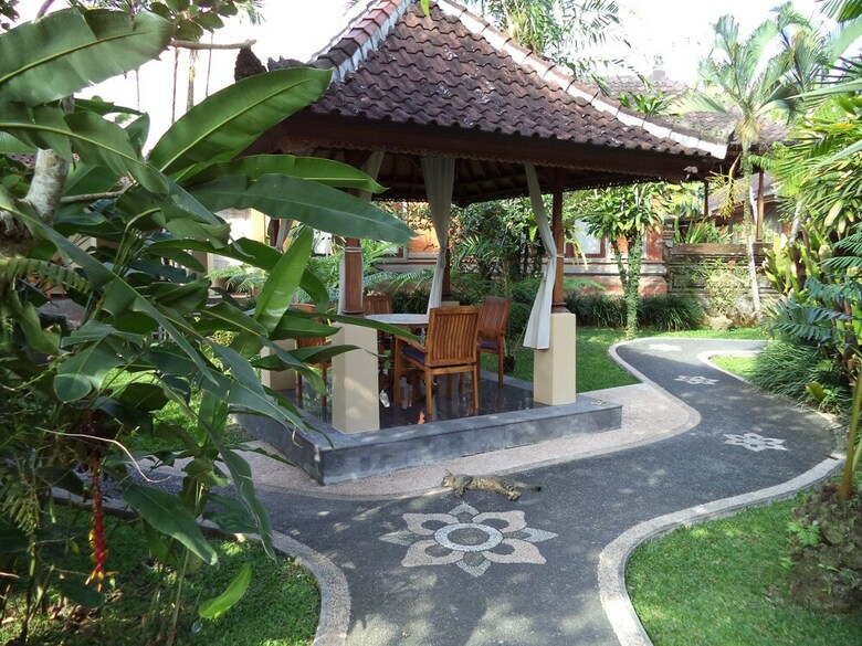 Apartamento Lokasari Bungalows Spa & Gallery