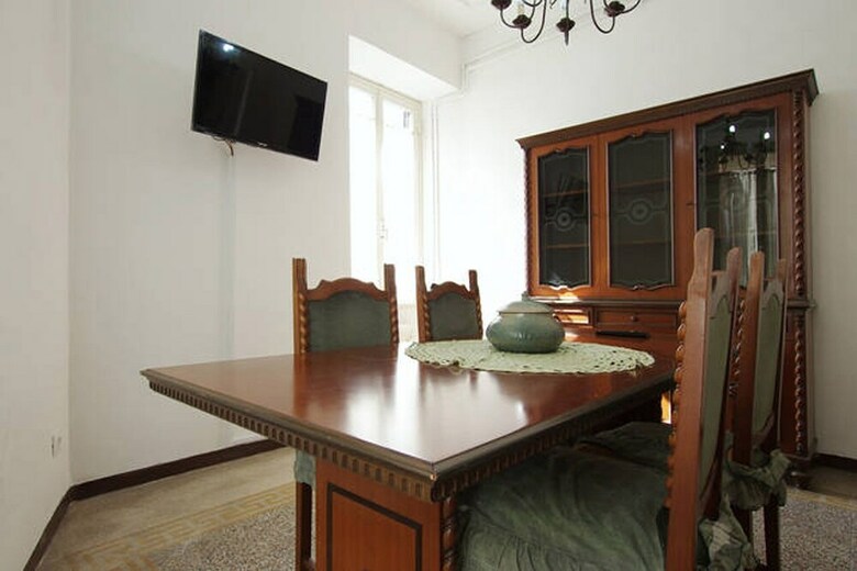 Welcome In 2 Bedroom Apartment
