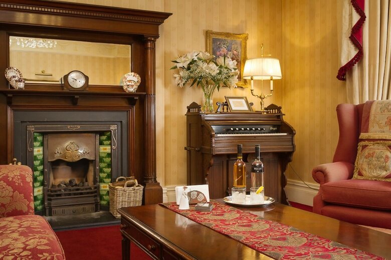 Lincoln House Hotel