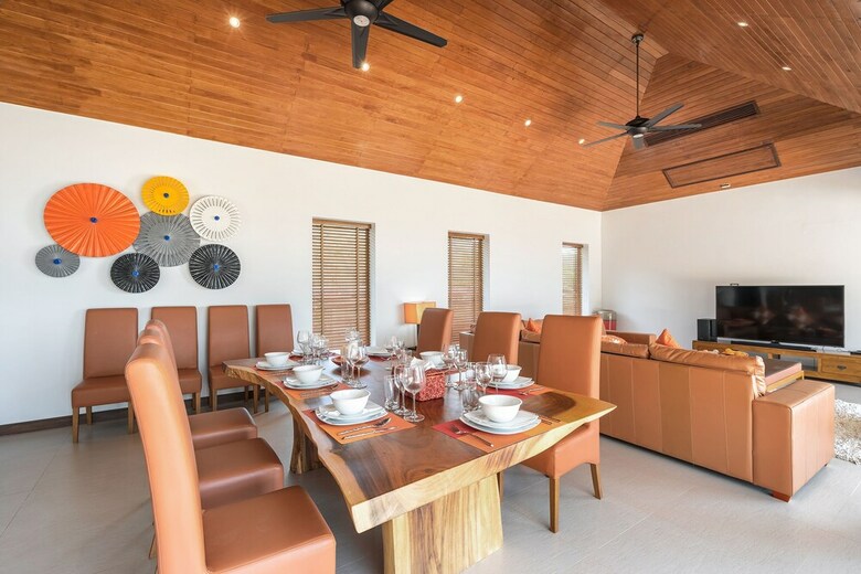 4 Bedroom Sea View Villa Bubbles