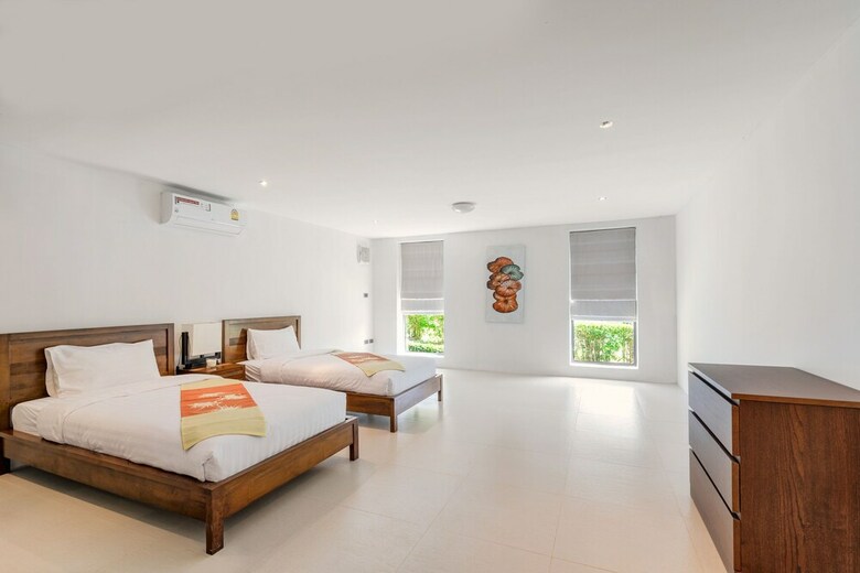 4 Bedroom Sea View Villa Bubbles