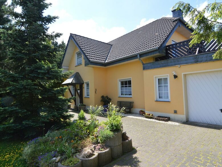 Striking Apartment In Buchet Germany Near Lake