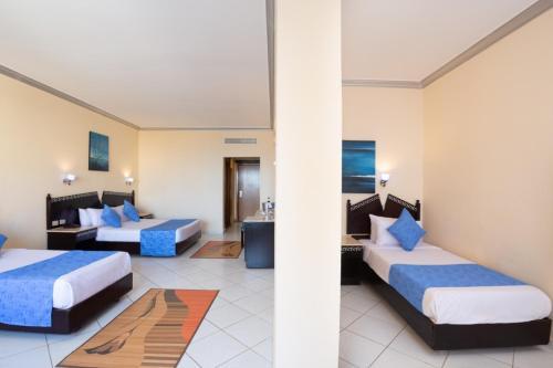 Hotel King Tut Aqua Park Beach Resort