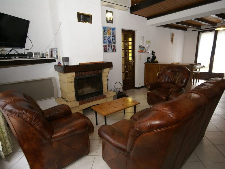 Villa Beautiful Chalet In Le M�nil With Private Garden