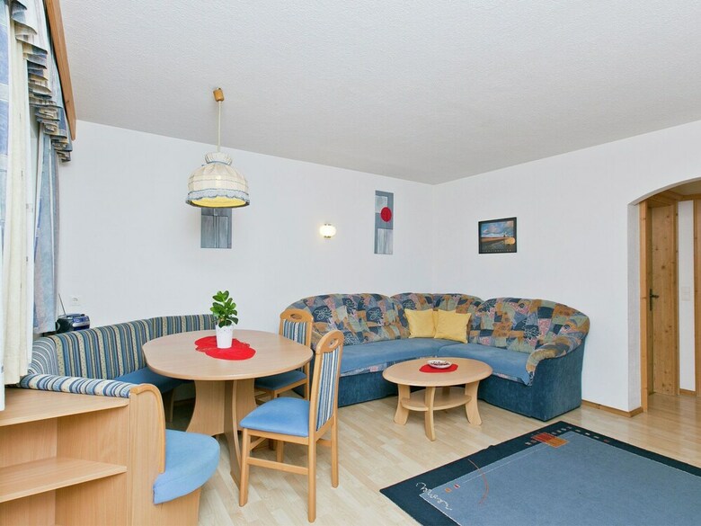 Spacious Apartment In Wenns Near Ski Area