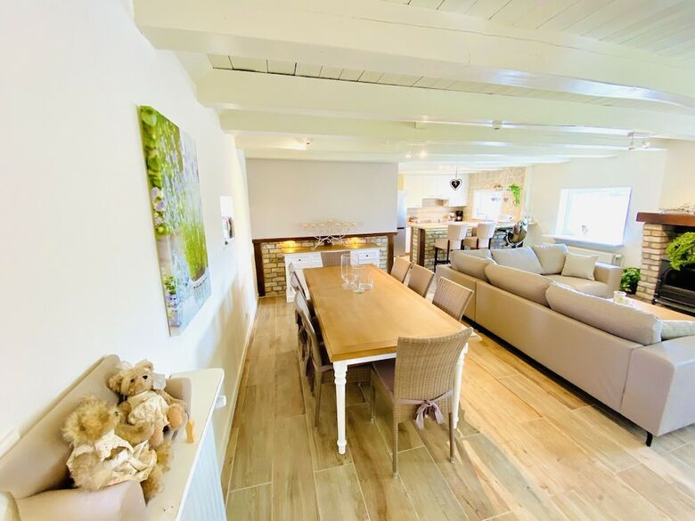 Spacious Holiday Home In Middelkerke Near Belgian Coast
