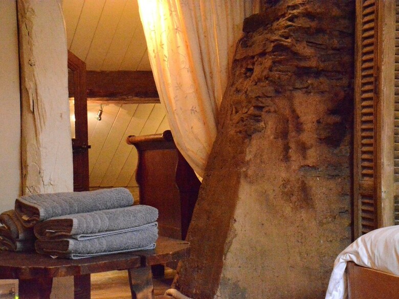Cozy Holiday Home In Bi�vre With Pond
