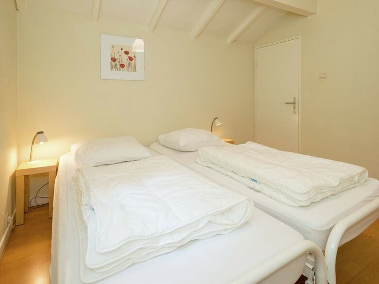 Great Spacious Holiday Home In A Tranquil Holiday Park