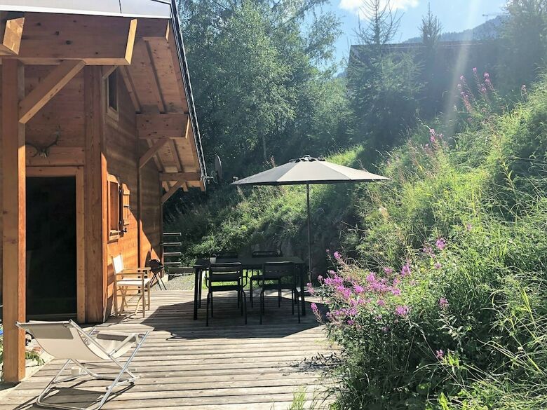 Peaceful Chalet In La Tzoumaz With Mountain View