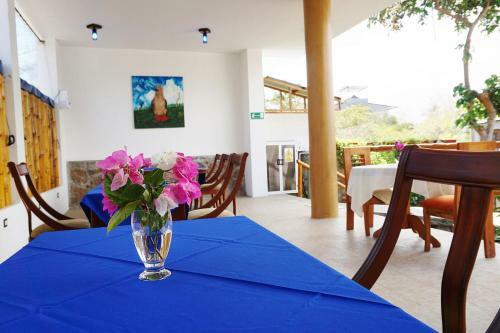 Hostal The Blue Booby House