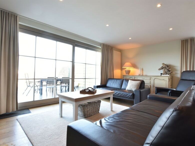 Spacious Holiday Home In Middelkerke With Jacuzzi