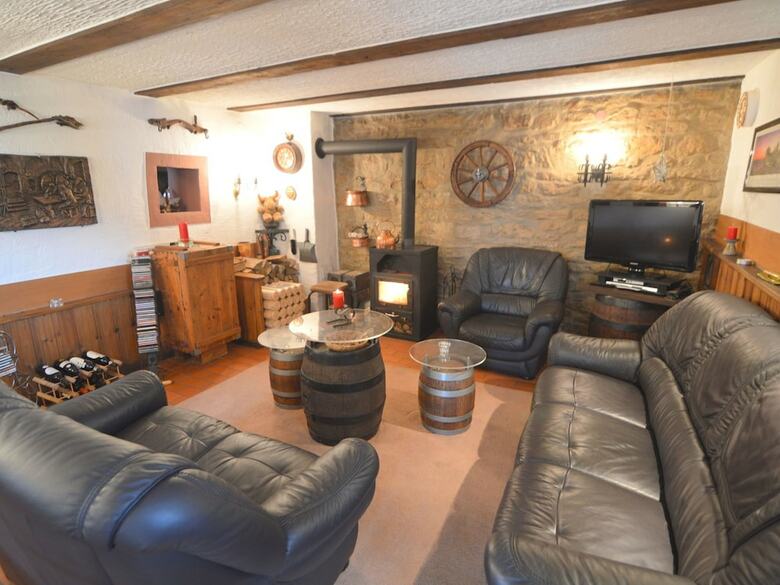 Holiday Home In Ittel With Balcony, Heating, Bbq, Parking