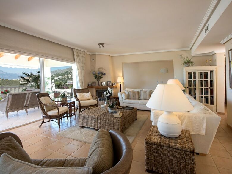 Villa With Exceptional Panoramic Views, Private Pool In Altea Hills