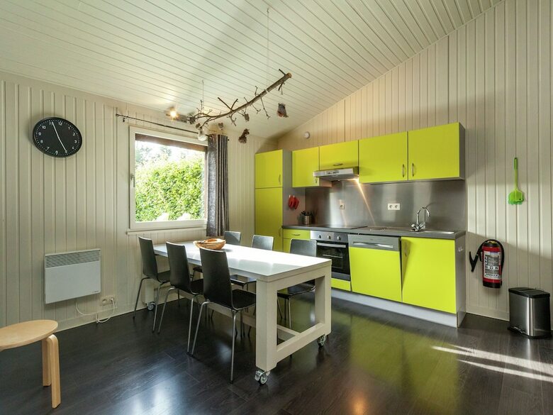 Luxurious Bungalow In Bullange With Jacuzzi