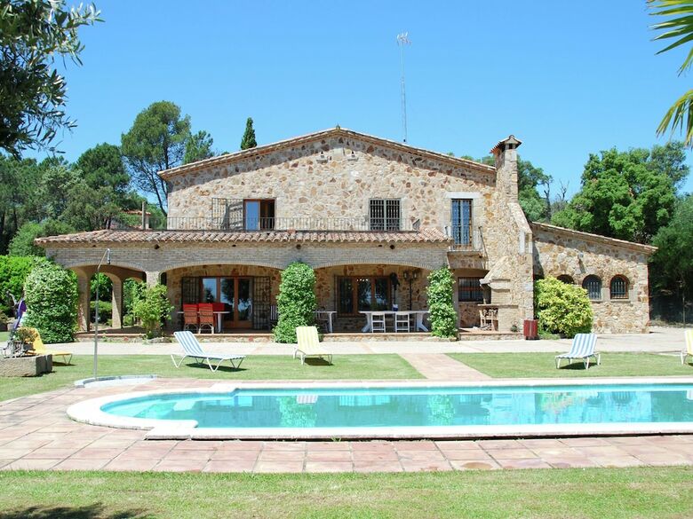 Spacious Villa In Romany� de La Selva With Swimming Pool