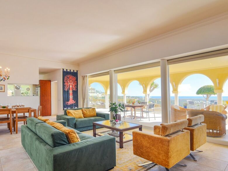 Affluent Villa In Altea With Pool And Panoramic Views