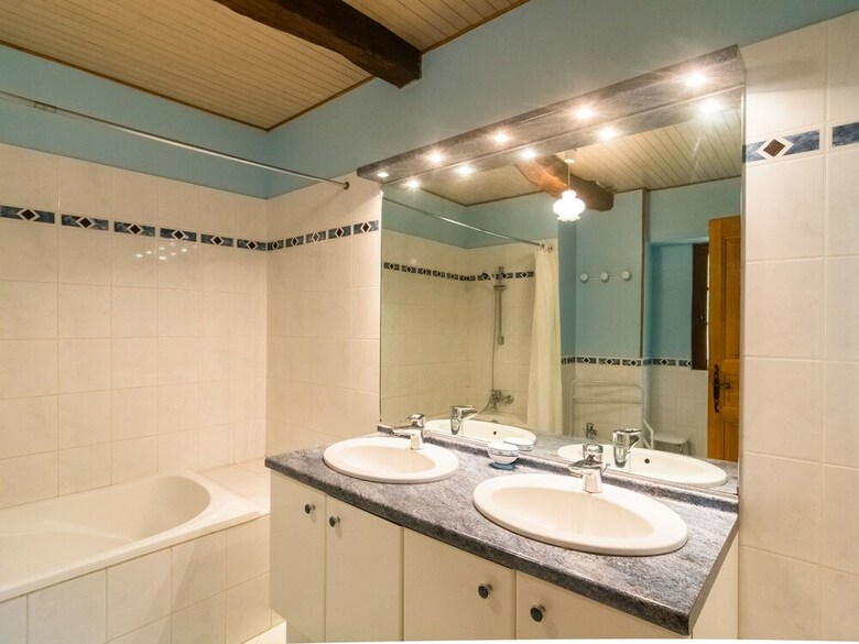 Vintage Home In Siorac-en-p�rigord With Pool