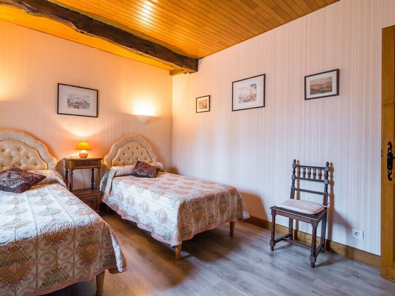 Vintage Home In Siorac-en-p�rigord With Pool