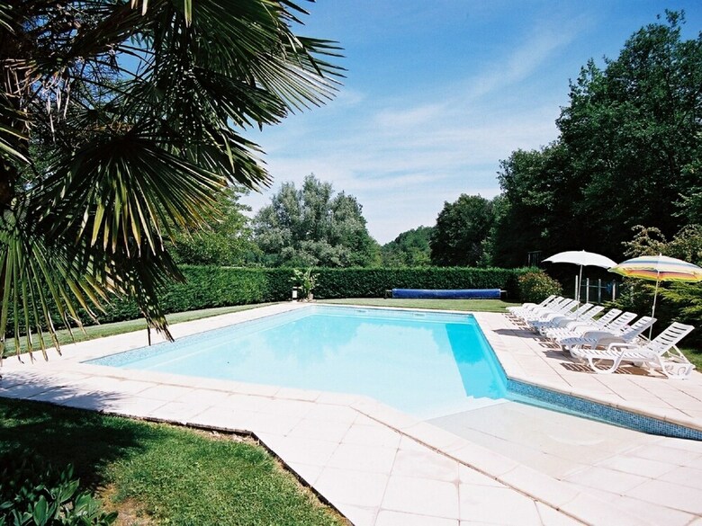 Vintage Home In Siorac-en-p�rigord With Pool