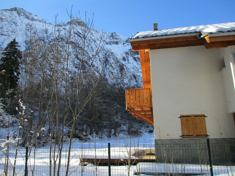 Modern Chalet With Swimming Pool And Sauna In Venosc