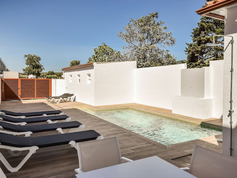 Authentic, Modern And Wheelchair Friendly Holiday Home With Private Pool