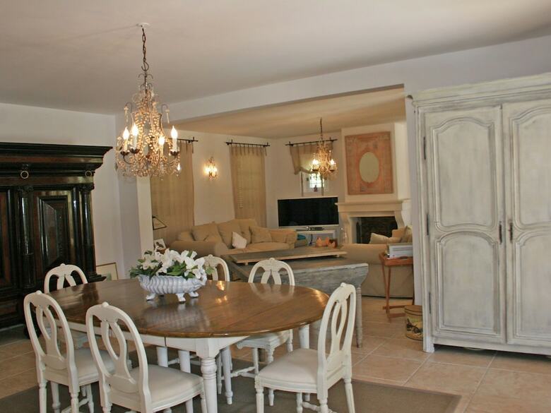 Plush Villa In Saint Tropez With Artistic Interiors & Pool