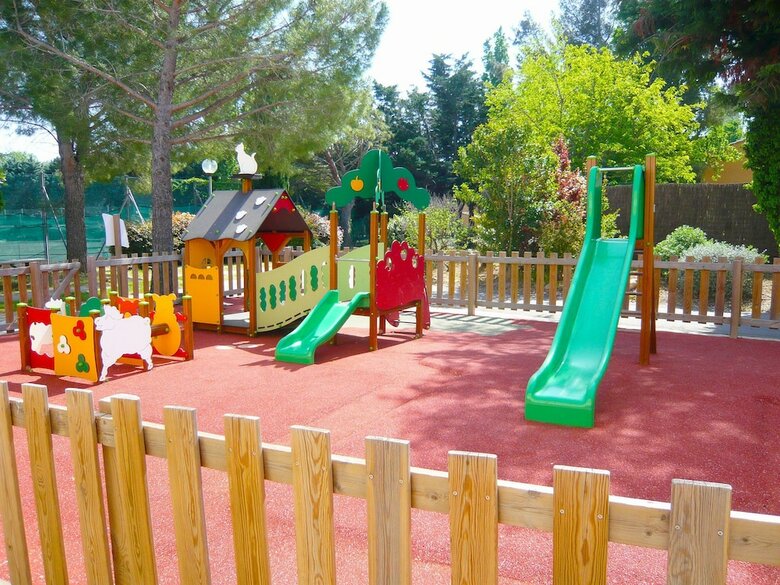 Cosy Holiday Home In Arles With Pool