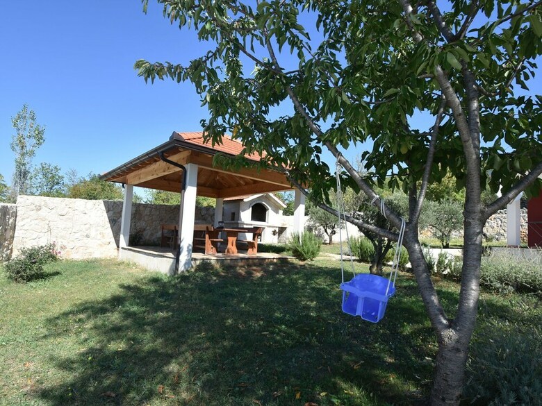 Luxurious Villa With Private Pool In Trilj, Dalmatia