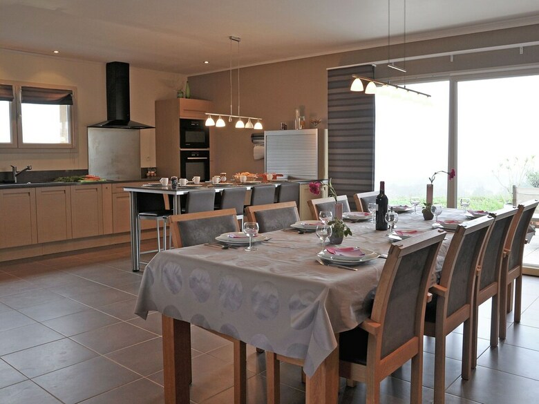 Luxurious Child-friendly Villa With Heated Private Pool And Stunning View