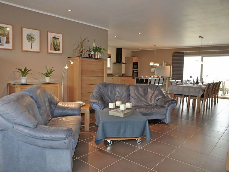 Luxurious Child-friendly Villa With Heated Private Pool And Stunning View