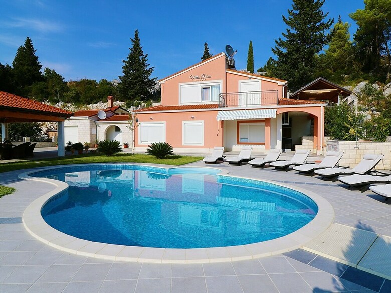 Beautiful Villa In Peracko Blato With Private Pool