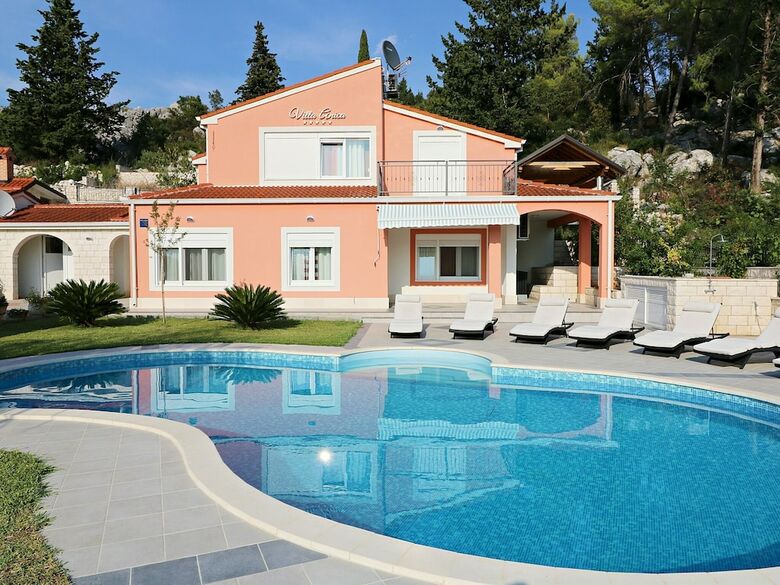 Beautiful Villa In Peracko Blato With Private Pool