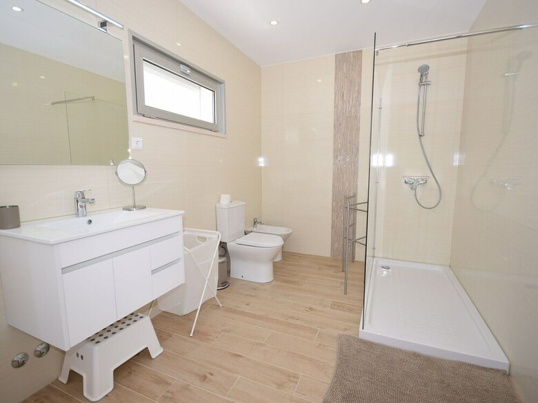 Comfortable Detached Villa With Heated Swimming Pool And Beautiful View