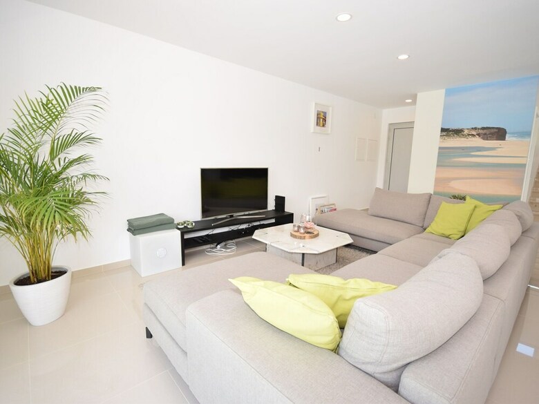 Comfortable Detached Villa With Heated Swimming Pool And Beautiful View