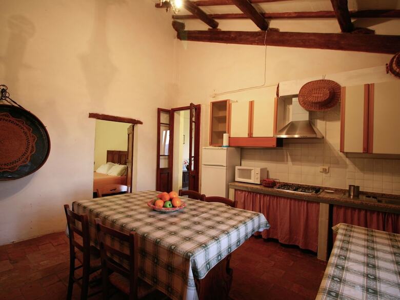 Rustic Cottage In Magione With Garden